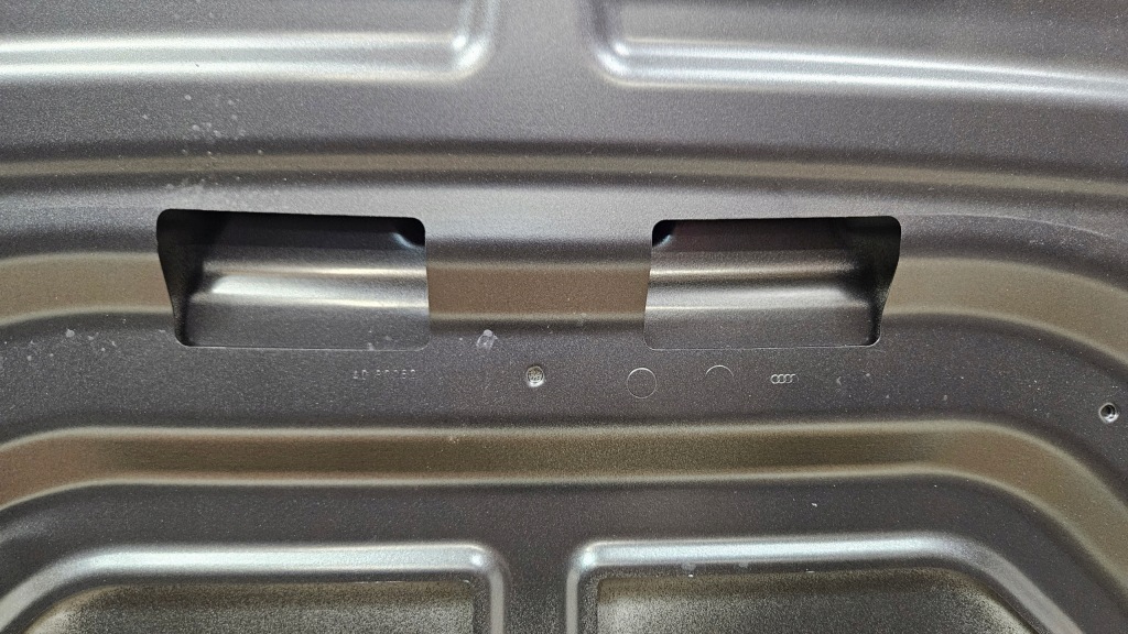 Капот кришка двигуна audi q5 2 80a оригінальна Оригінал