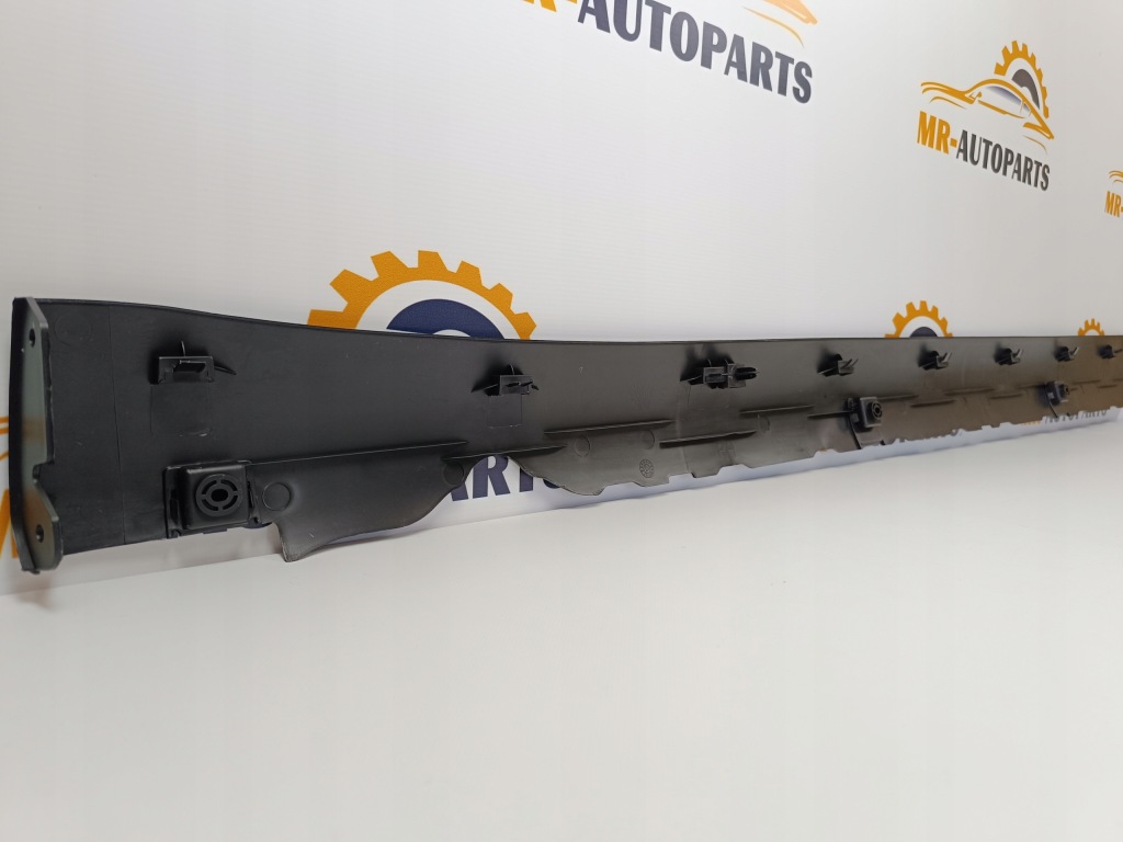 Tesla model 3 ліва накладка на поріг 1089828-00-d Зі Шроту