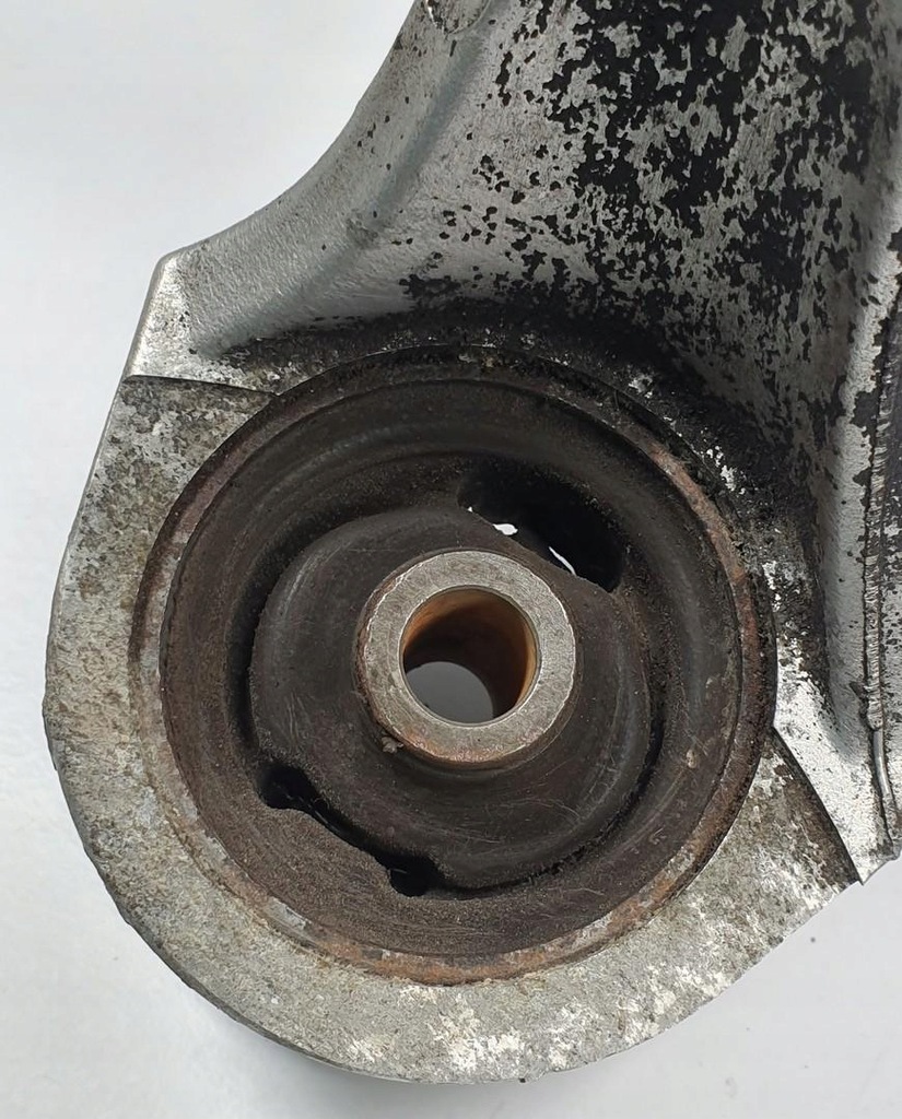 фото №2, Кронштейн опора мост задняя mazda rx-8 rx8 1.3 f151-39730