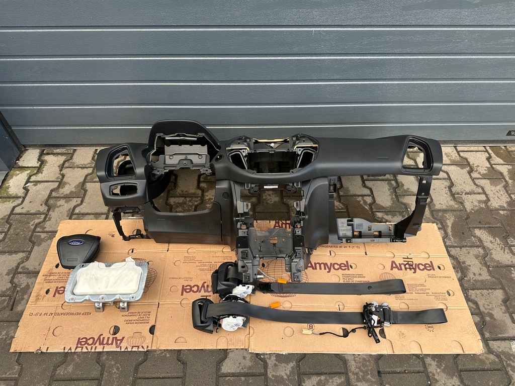 фото №1, Ford b-max 17r консоль приборная панель ремни подушка безопасности комплект