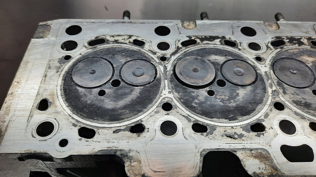 фото №11, Головка двигуна k9k02 renault clio 1.5 dci