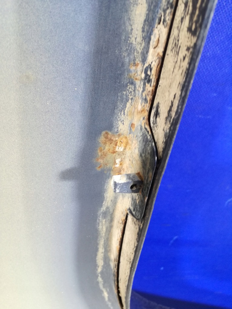 фото №8, Vw amarok 10/22 крыло перед передний левый молдинг