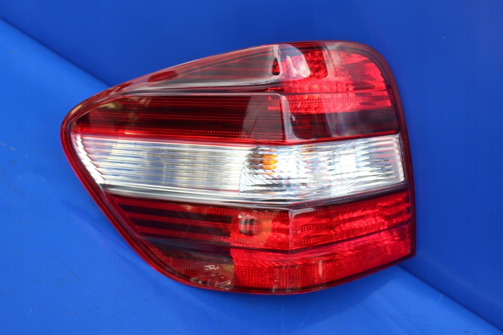 фото №13, Лампа задняя левый задняя левая состояние bdb оригинальный номер mercedes ml w164 lift