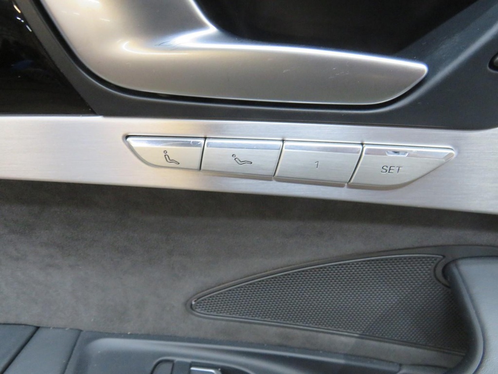 фото №4, Обшивка оббивка двері лівий задня long audi a8 d4