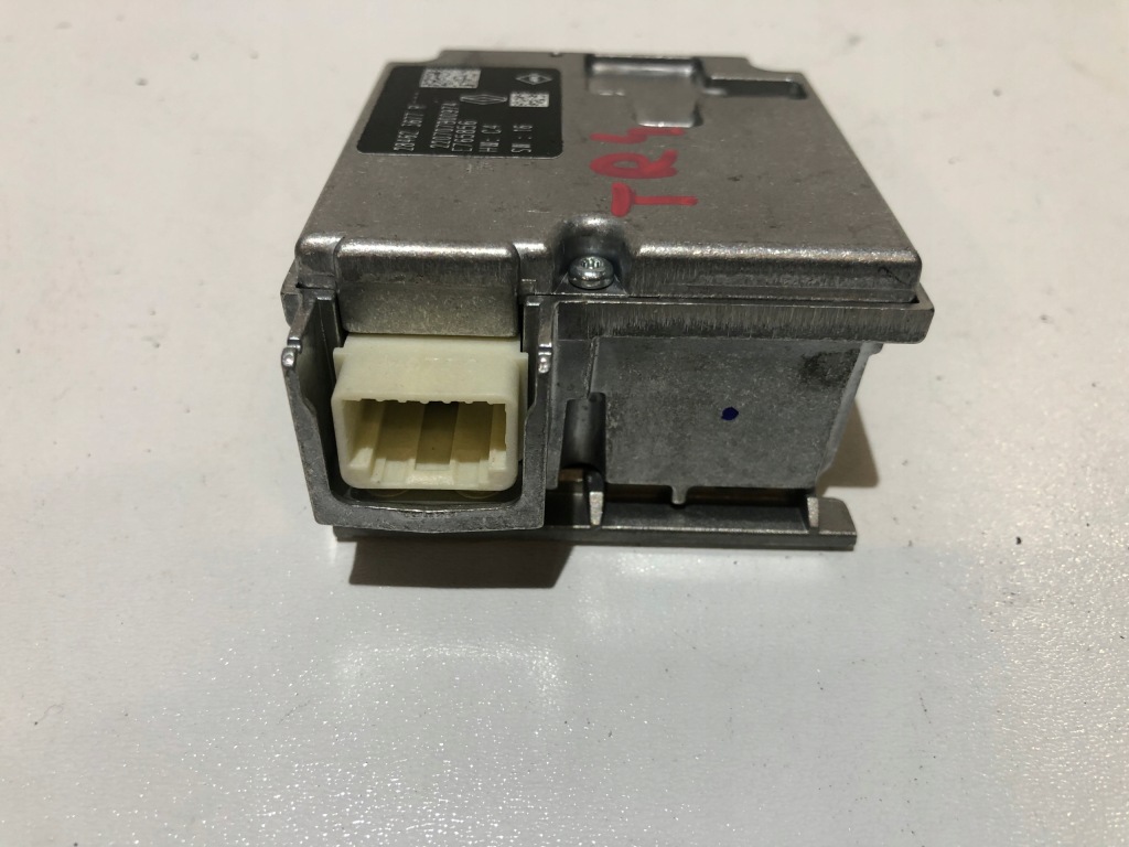 фото №4, Renault trafic iii iv 2022 камера радар датчик стекло передняя 284623677r