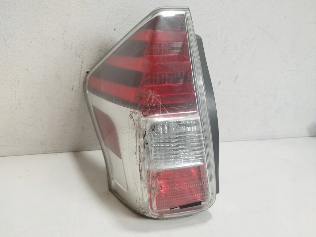 фото №1, Toyota prius v 5 лампа ліва задня w2399 stanley