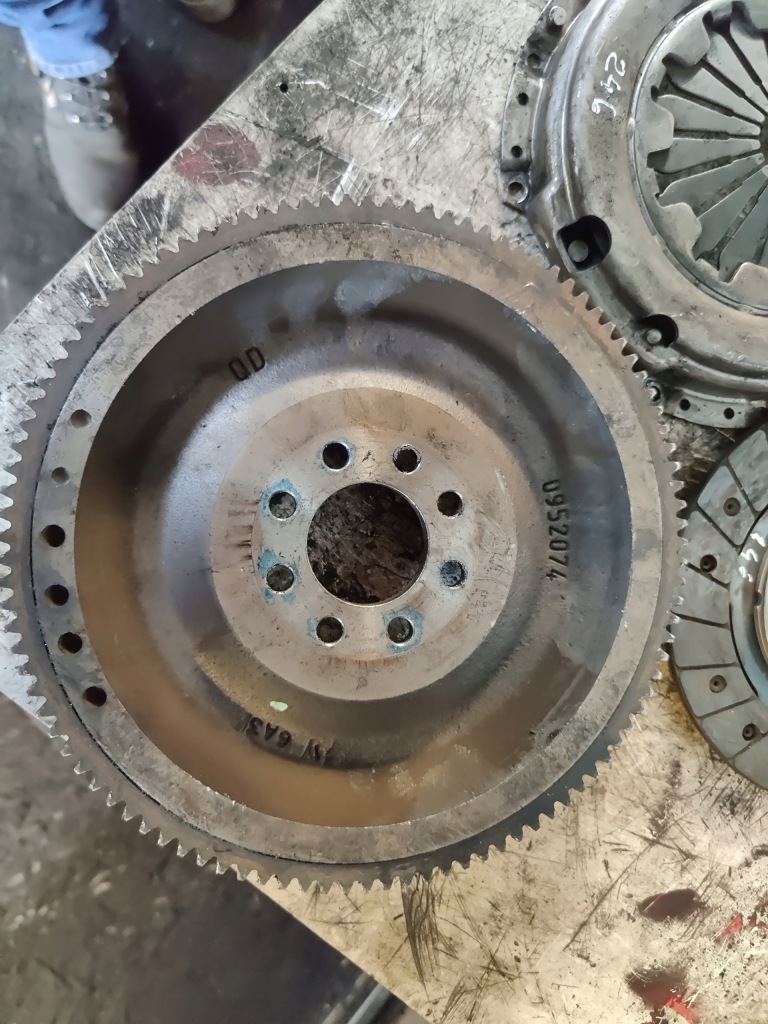 фото №3, Mini cooper r50 r52 1.6 16v колесо маховик 0952074 tacza притиск 246