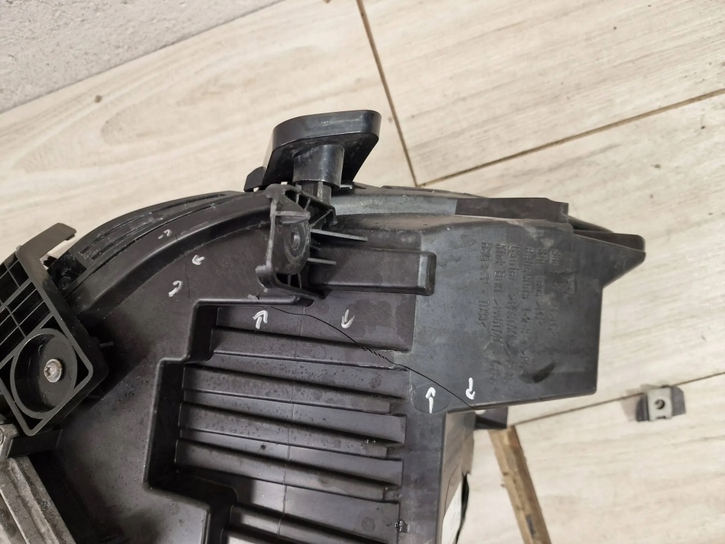 Tesla x лампа передня ліва led eu 1034318-00-dprzednie Київ