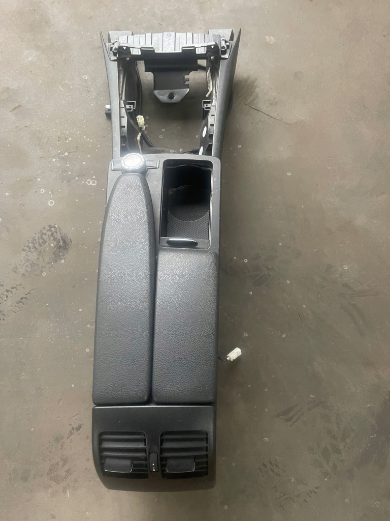 фото №1, Mercedes w204 lift туннель средний a2045401307