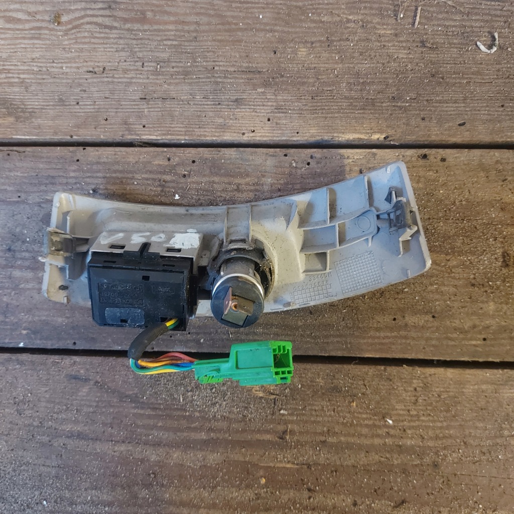 фото №4, Роз'єм прикурювач volvo v50 8686026