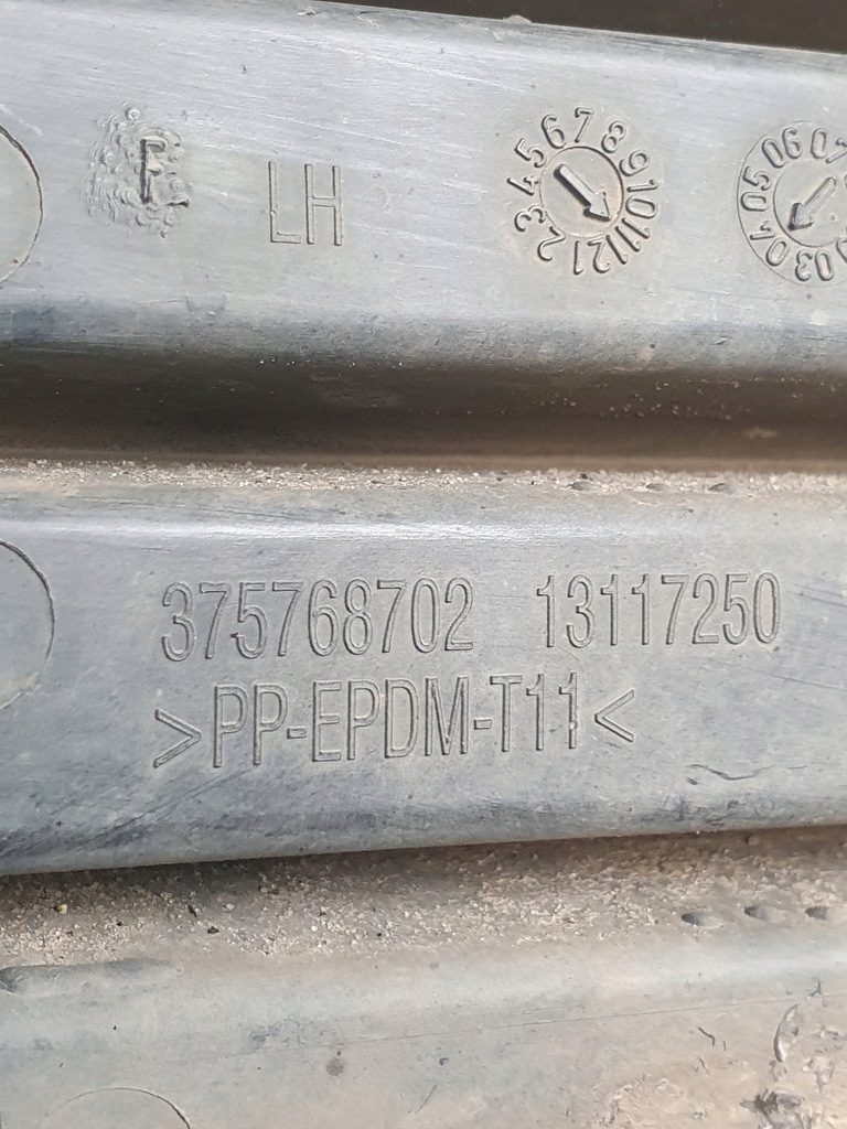 фото №9, Решётка бампера левый перед 13117250 375768702 opel astra h 04r.