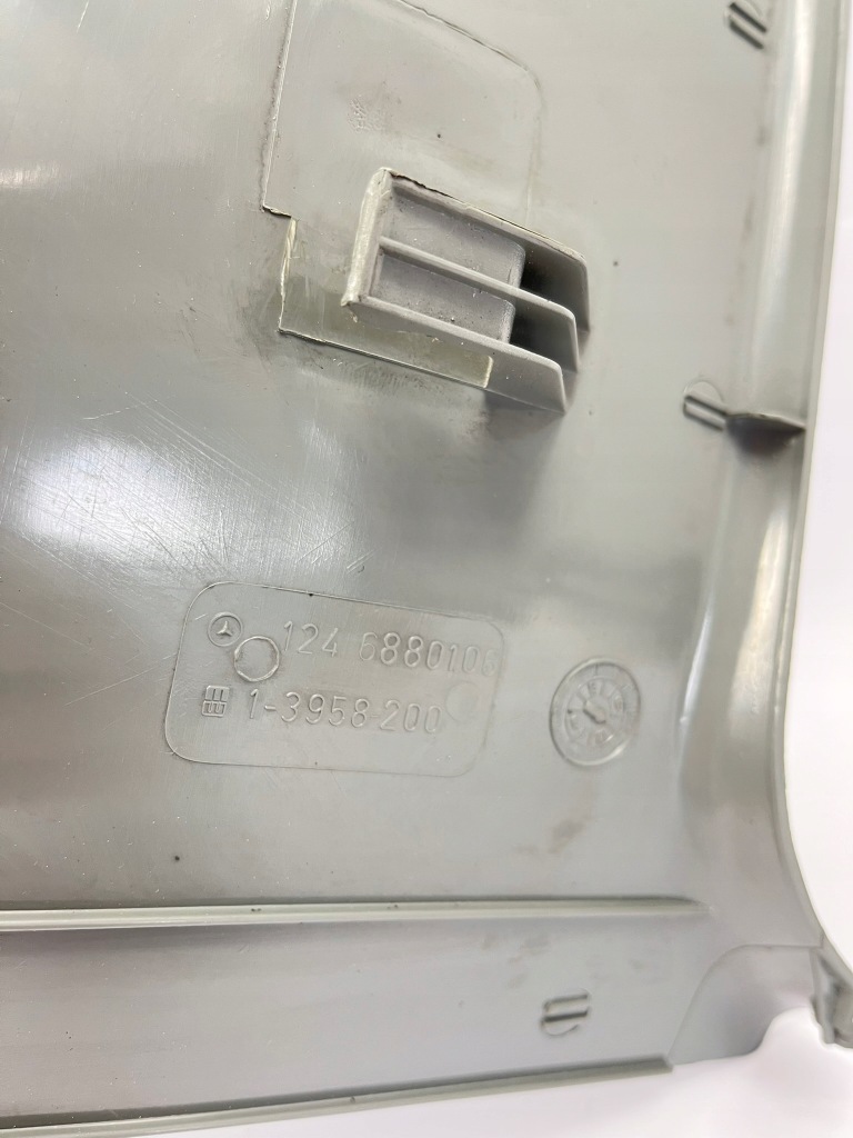 Пластик подножка защита порог стойка mercedes w124 1246880106 Оригинал