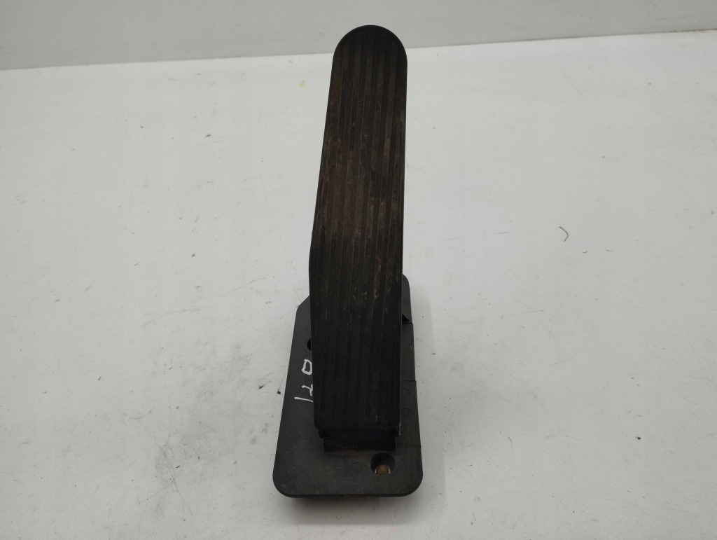 фото №1, Maserati quattroporte 2010 педаль газу / прискорення