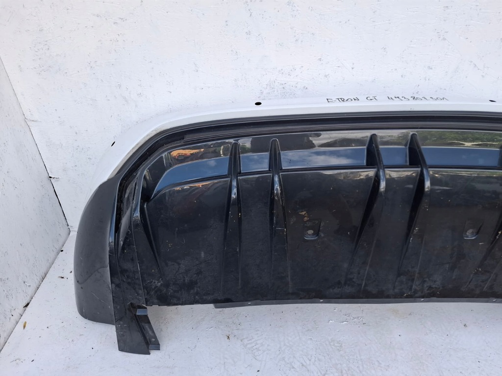 фото №8, Audi e-tron gt 4j3807301 бампер задняя