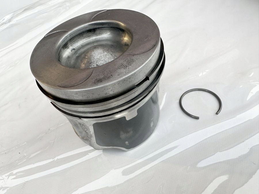 фото №1, Renault trafic vivaro nv300 1,6dci поршень 080323 оригінал