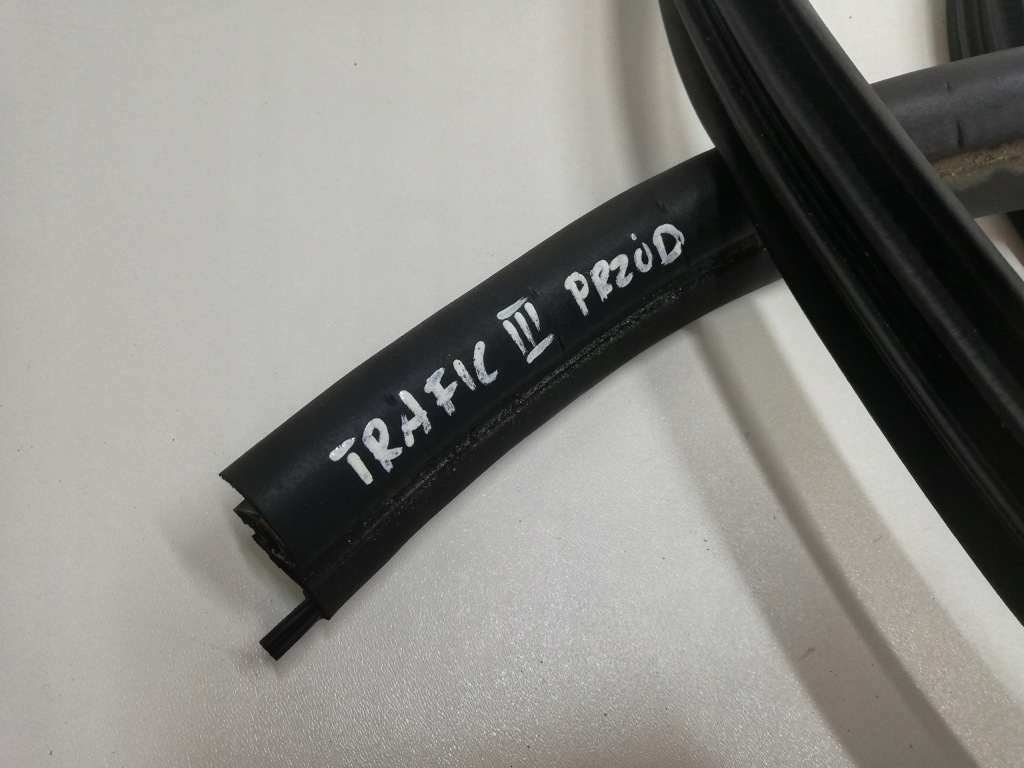 фото №2, Прокладка кузовна двері перед trafic iii