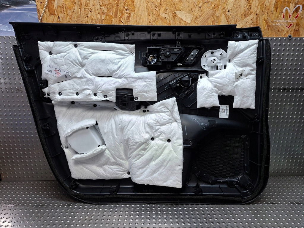 Купити Оббивка обшивка двері перед правий nissan qashqai j12 21- 809106ua0a