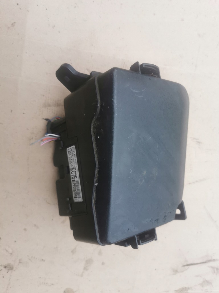 фото №1, Hyundai i40 1.7 коробка корпус предохранителей 11-