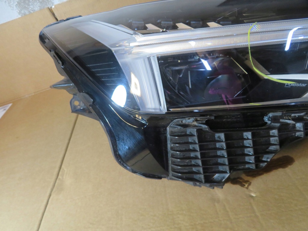 Лампа правый перед polestar ii 2 p32404656 full led с Разборки