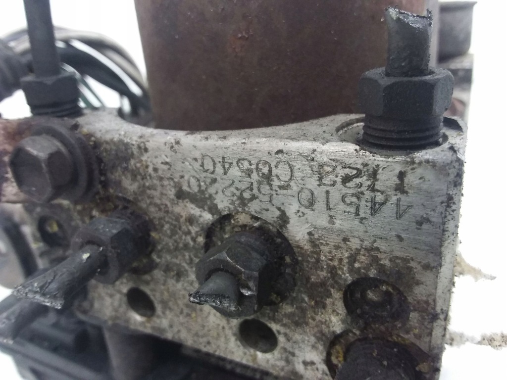 1999 ac 428 насос abs 8954152110 Оригинал