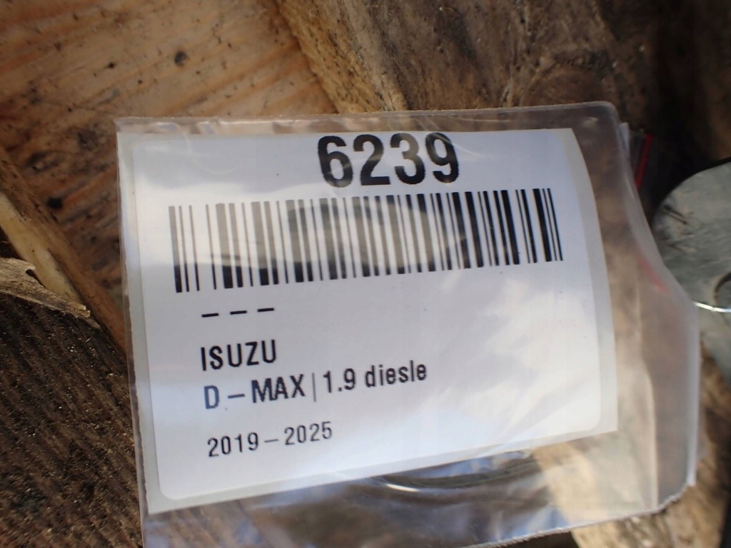 Решітка  решітка радіатора решітка бампера isuzu d-max Оригінал