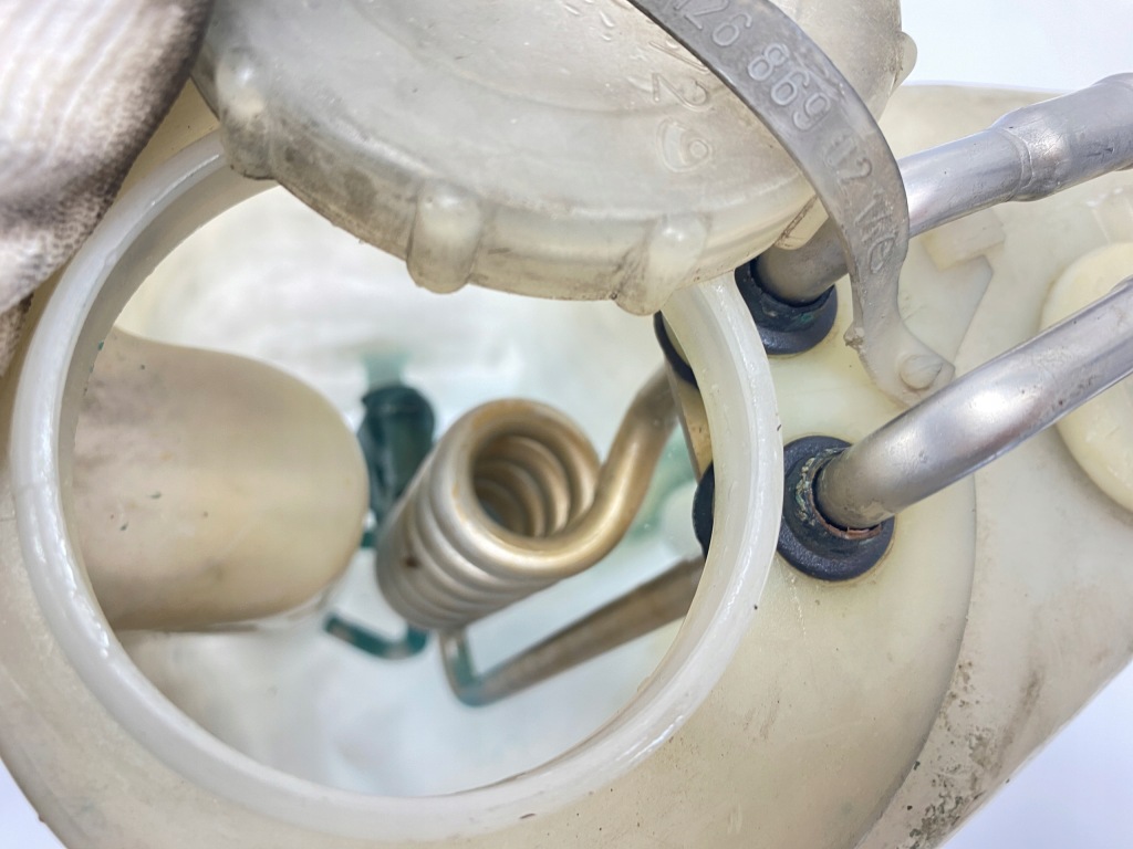 Бачок жидкость омывателя подогреваемый mercedes w124 turbo-d 1248690920 Доставка