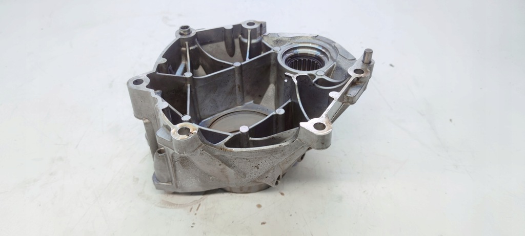 фото №6, Корпус защита коробки передач multitronic cvt audi a4 a5 a6 0aw301169d