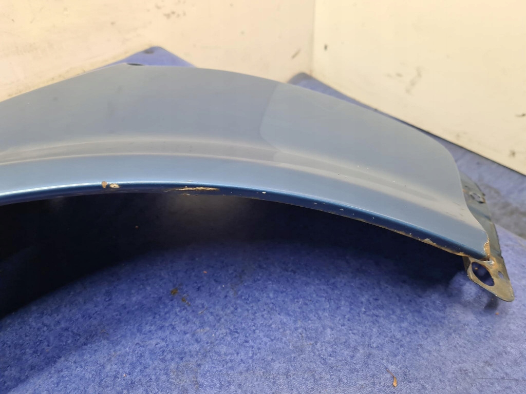 Купить Audi a4 b6 седан крыло  перед правый  7c7c lz5w