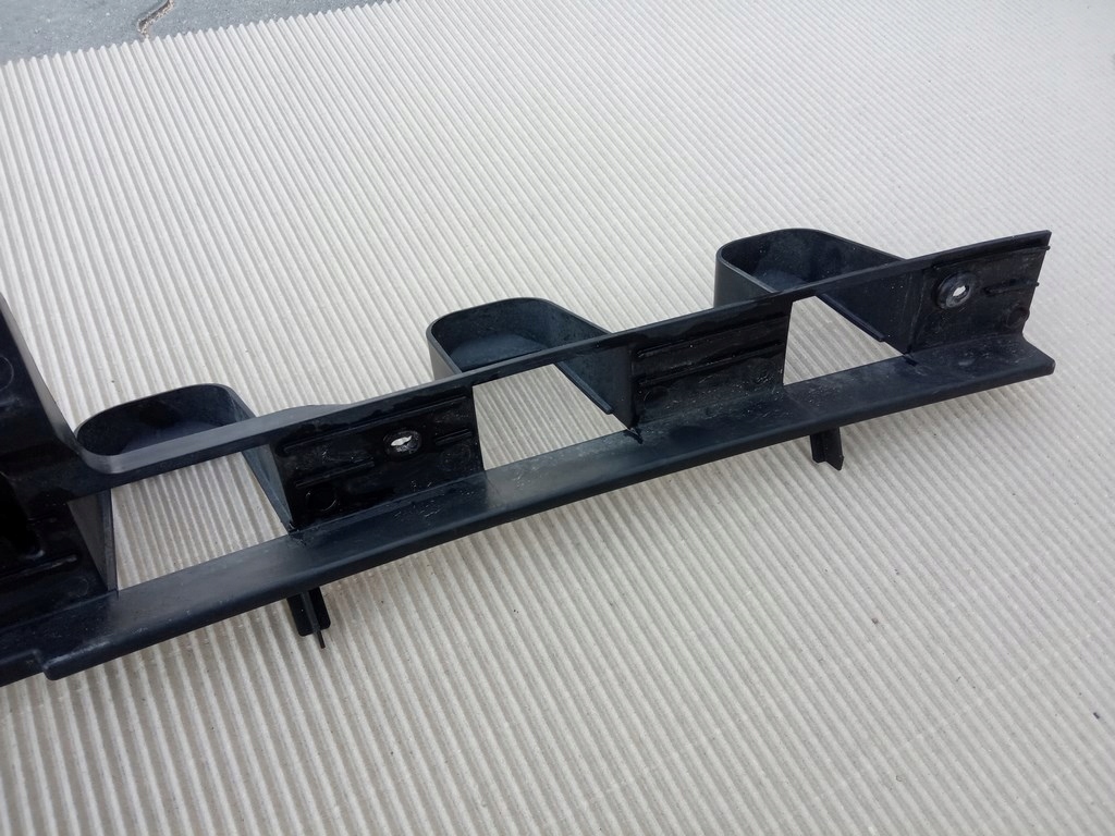 фото №8, Ford focus mk3 hb 5d - напрямна абсорбер бампера задня