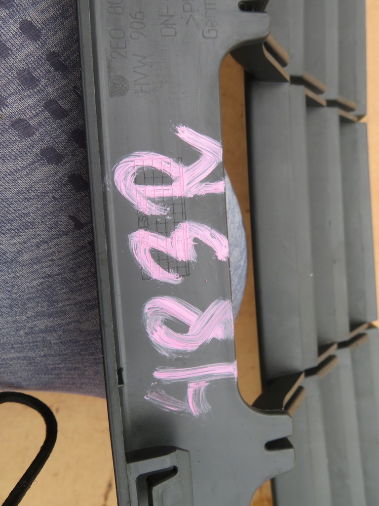 фото №8, Решётка бампера средняя vw crafter 2e0807835a