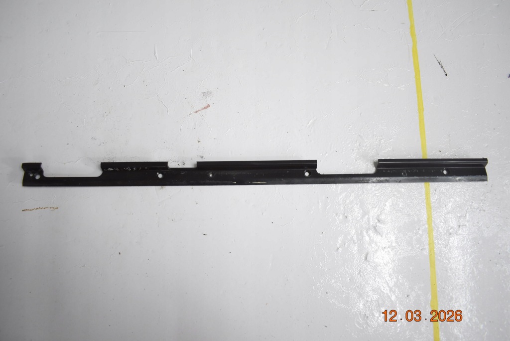 Купить Молдинг правая панель  mercedes w110 w111