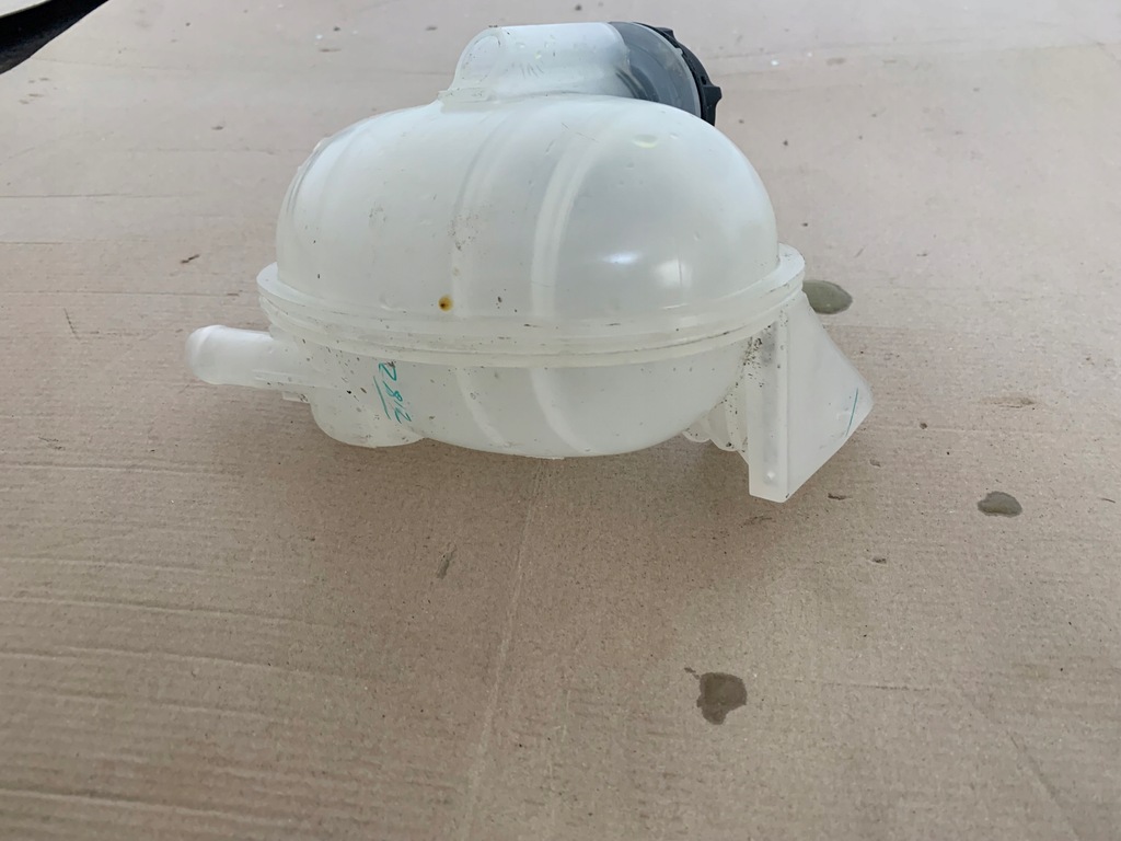 фото №8, Ford mustang mach-e 21r бак жидкость радиатора оригинал