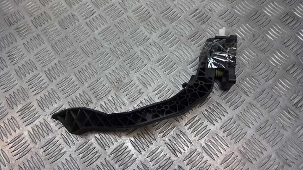 фото №1, Потенциометр педаль газа peugeot 1007 9647135280