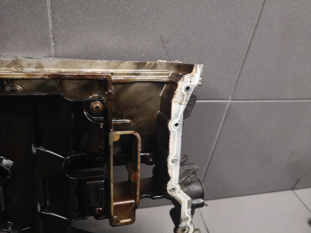 Піддон масляна задній audi a6 c6 2.4 bdw 06e103603c Київ