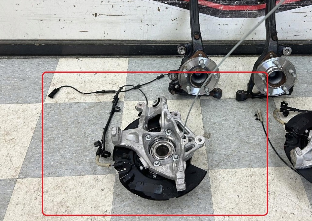 фото №1, 2015-2023 challenger widebody 6.4 srt поворотний кулак задня задня права ступиця