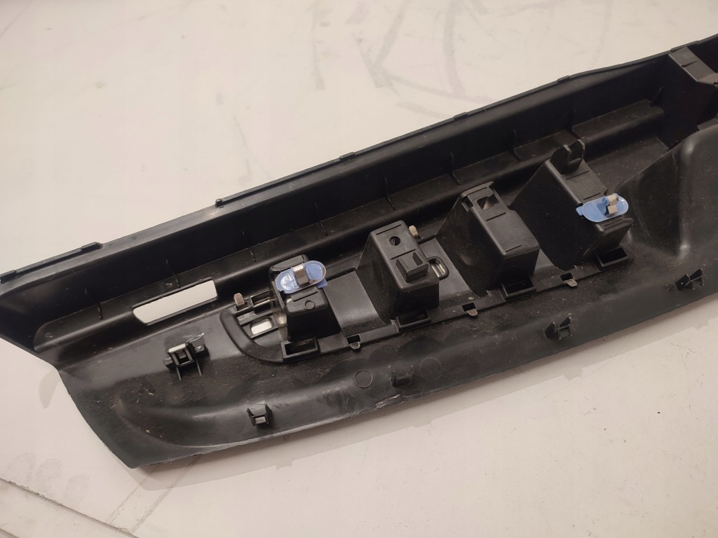 фото №10, Renault laguna iii защита поперечина задняя багажника kombi 849200006r