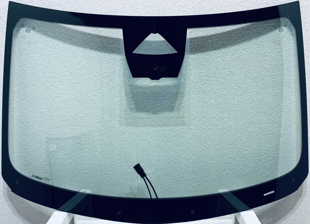 фото №1, Стекло лобовое renault austral 2022- камера+ датчик+ проекционный дисплей, обогрев оригинал