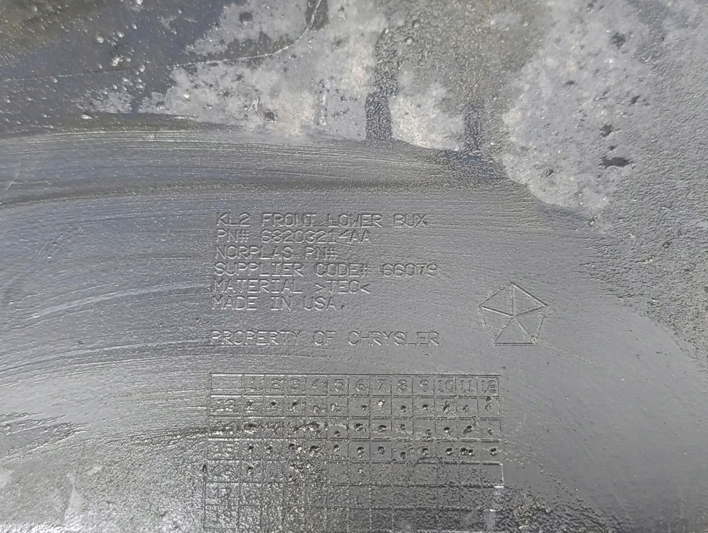 Jeep cherokee v 5 kl 2014- бампер перед передній решітка середня в Україні