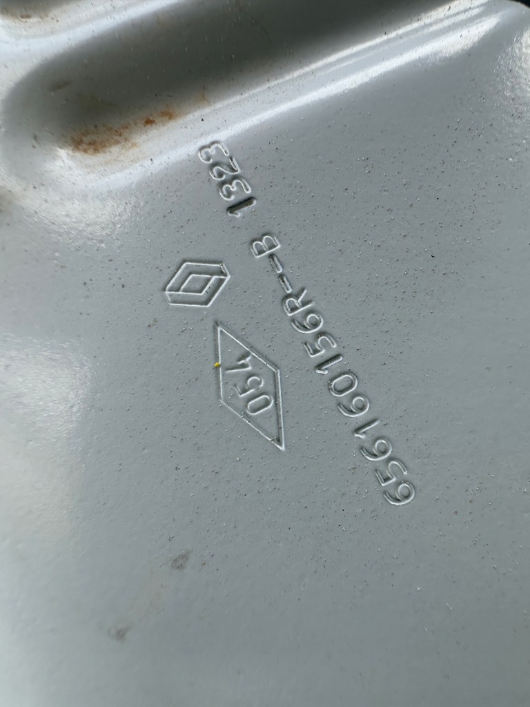 Renault megane v 5 e-tech капот кришка двигуна оригінальна Зі Шроту