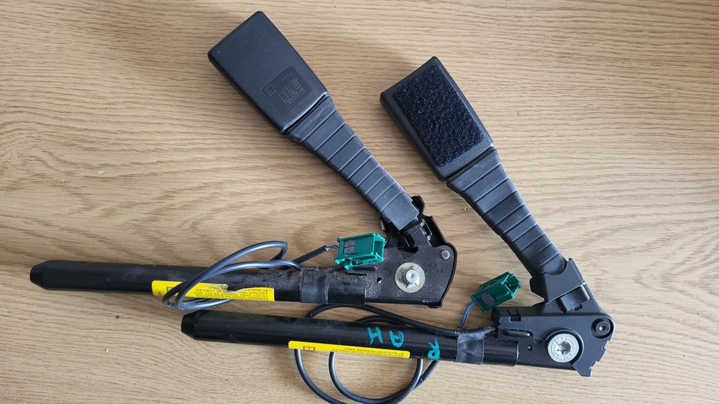 фото №1, Opel astra h, zafira b, натяжители ремней, 1 штекер + 1 штекер