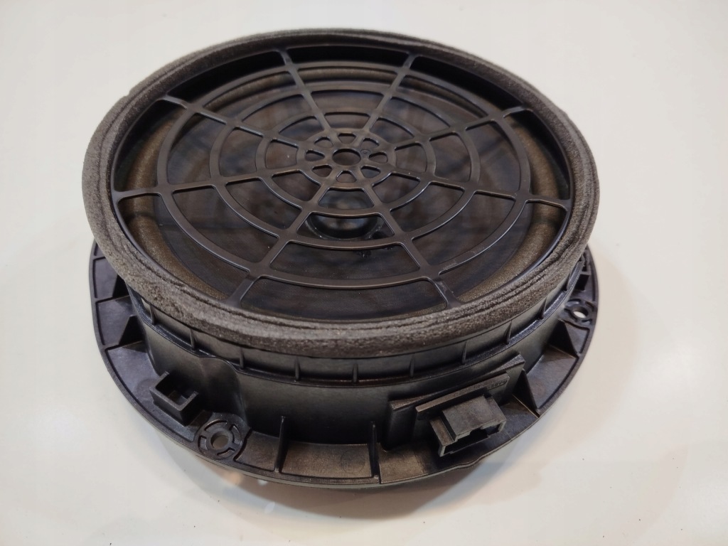 Купити Динамік двері ліва перед audi a4 b9 повний , справний