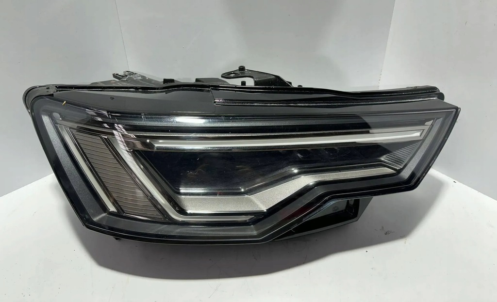 фото №1, Audi a6 c8 лампа правая перед передняя full led matrix 4k0941040