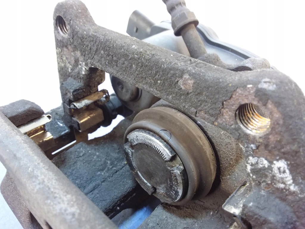 фото №4, Audi q5 8r суппорт тормозной задняя правый 32347485