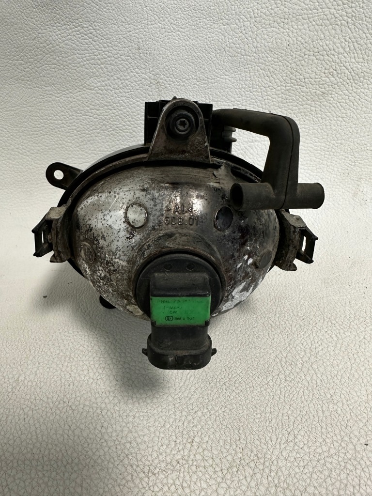 Bmw e46 рестайлінг  протитуманна фара правий перед eec72t Недорого