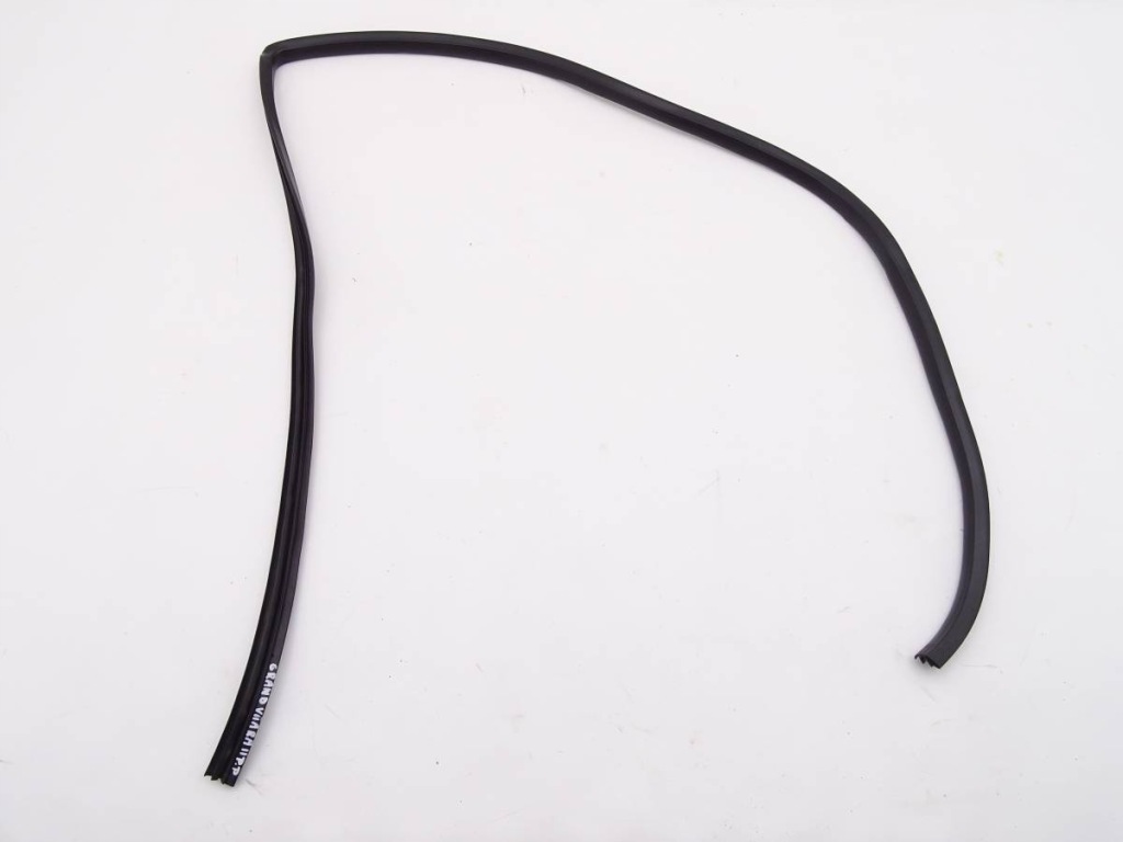 фото №1, Grand vitara ii 05- прокладка скло правий перед 5d