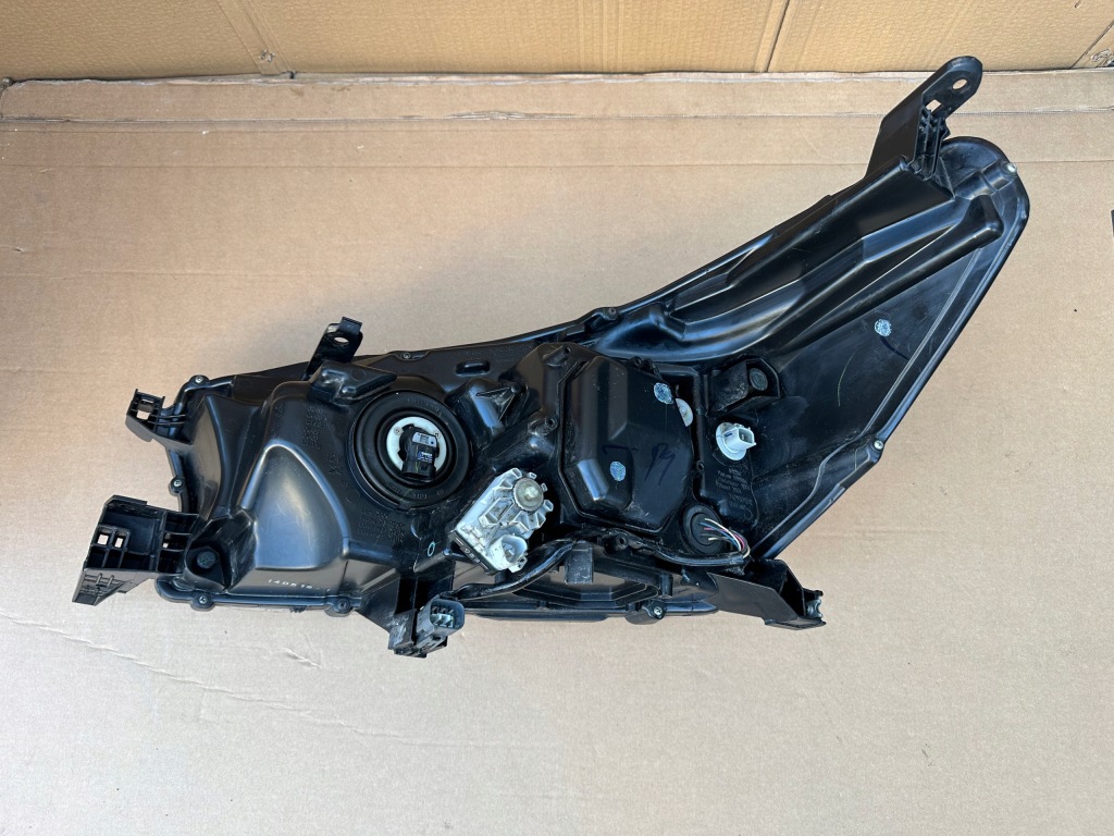 фото №9, Toyota hilux vii 7 лампа правий перед лінза led 81110-0k732 idealna