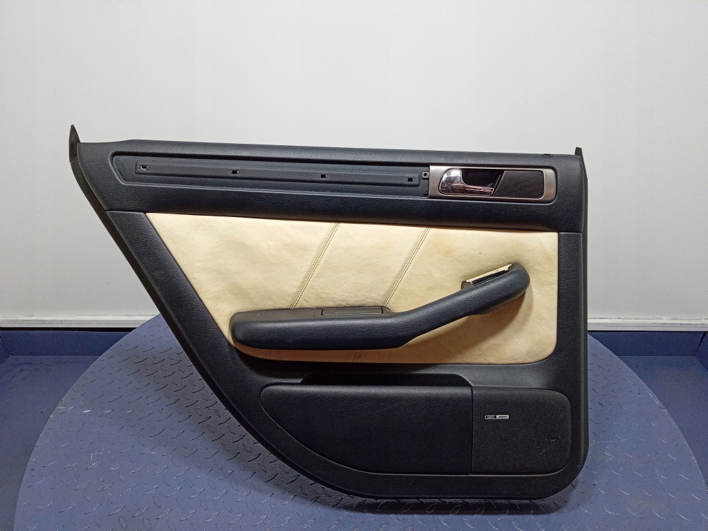 фото №1, Audi a6 c5 avant обивка дверь задняя левая обшивка кожа