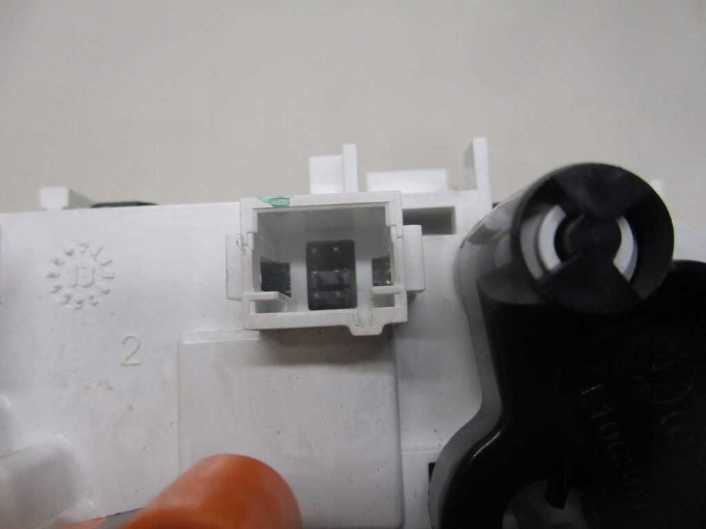 фото №8, Панель керування вентиляція peugeot 208