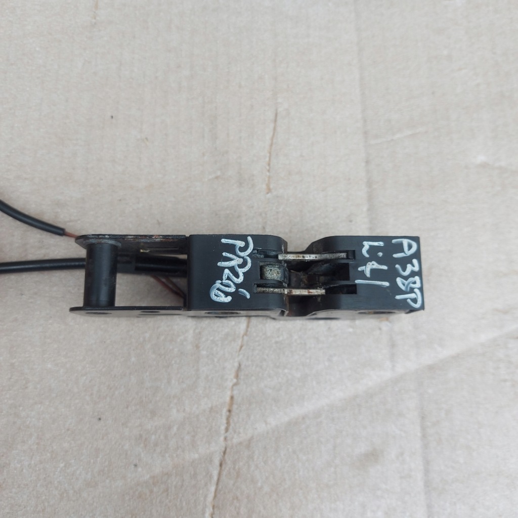 фото №5, Замок капот засов audi a3 8p lift 8p0823509h