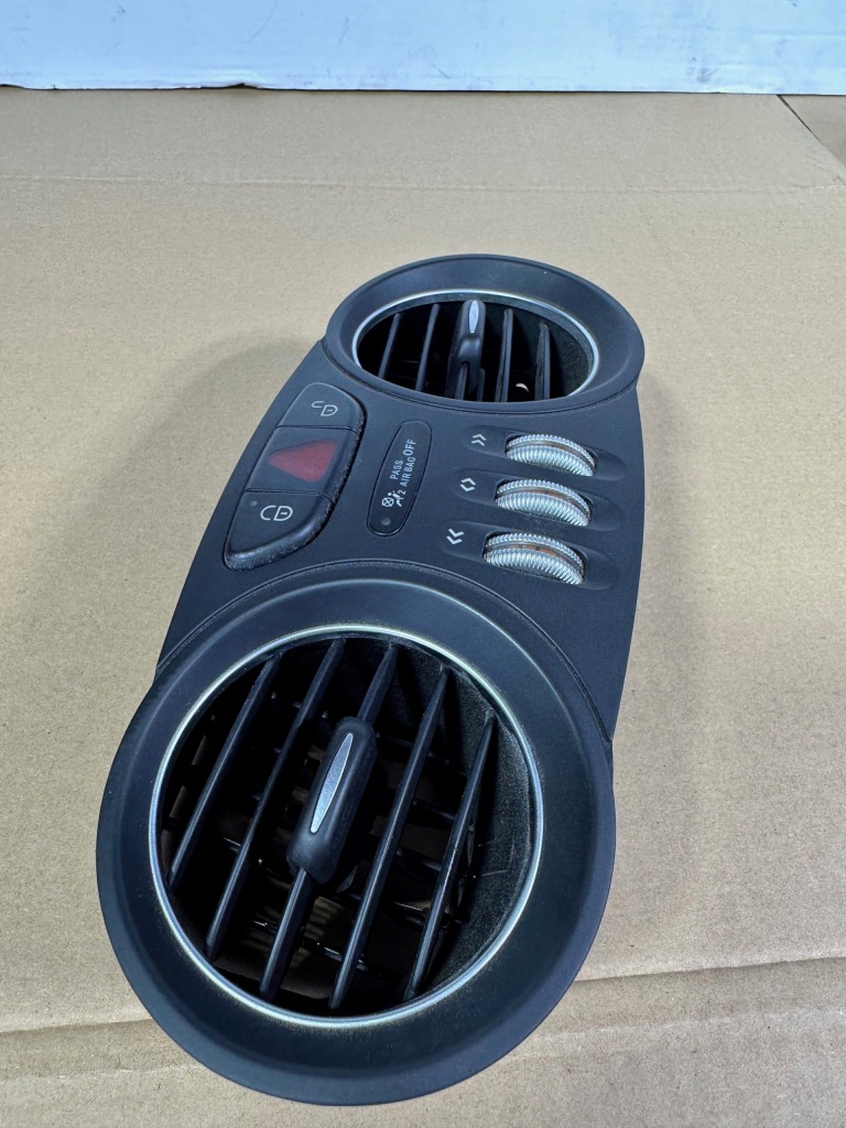 Решётка обдув средняя mercedes sl r230, w230 Недорого